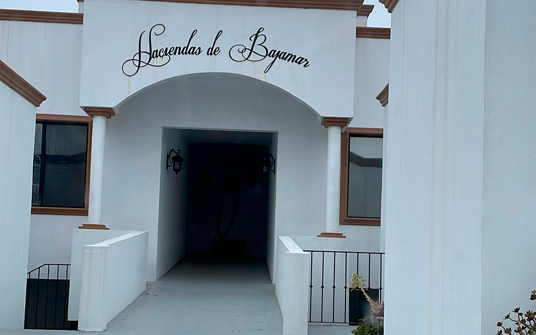 Baja Mar – Ensenada – Misión San Diego, Pitales